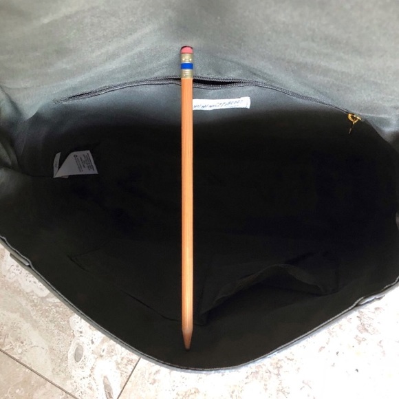 Solddd Outtt - Picture 2 of 8